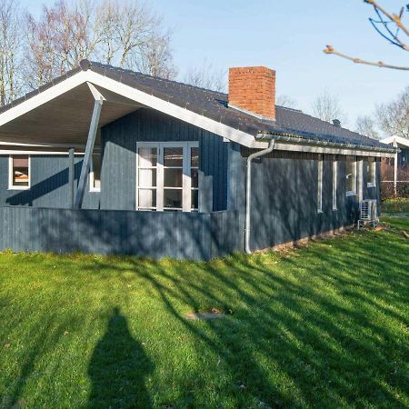8 Person Holiday Home In B Rkop Egeskov  Kültér fotó