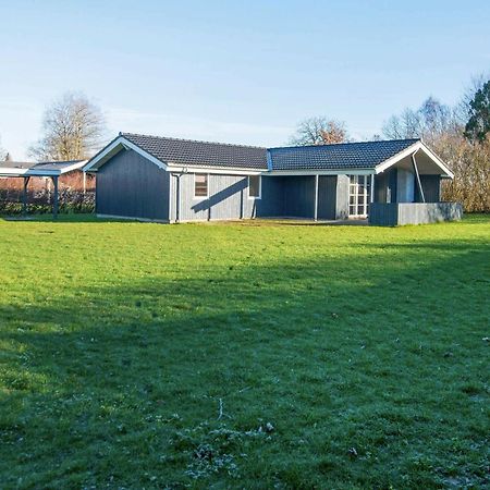 8 Person Holiday Home In B Rkop Egeskov  Kültér fotó