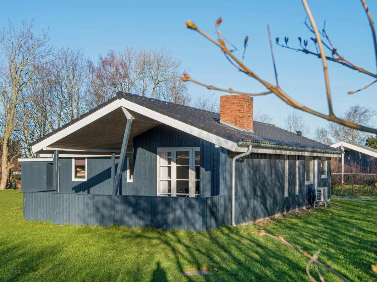 8 Person Holiday Home In B Rkop Egeskov  Kültér fotó