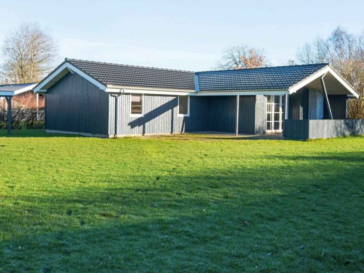 8 Person Holiday Home In B Rkop Egeskov  Kültér fotó